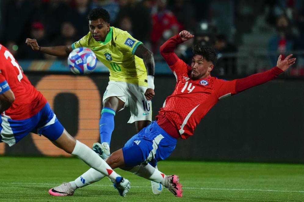 Brasil Menang Comeback, Kalahkan Chile 2-1 Brasil Menang Comeback, Kalahkan Chile 2-1