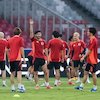 Jelang Indonesia vs Jepang, Rumput GBK Dikritik Takumi Minamino: Tidak Rata!