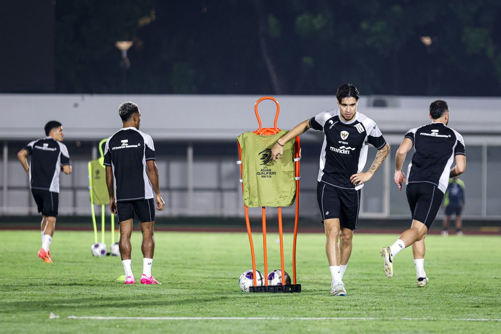Manajer Timnas Indonesia Ungkap Peluang Kevin Diks Turun Melawan Jepang: Dipantau dalam 1-2 Hari ke Depan, Jika Masuk Skema Tim Pelatih Manajer Timnas Indonesia Ungkap Peluang Kevin Diks Turun Melawan Jepang: Dipantau dalam 1-2 Hari ke Depan, Jika Masuk Skema Tim Pelatih