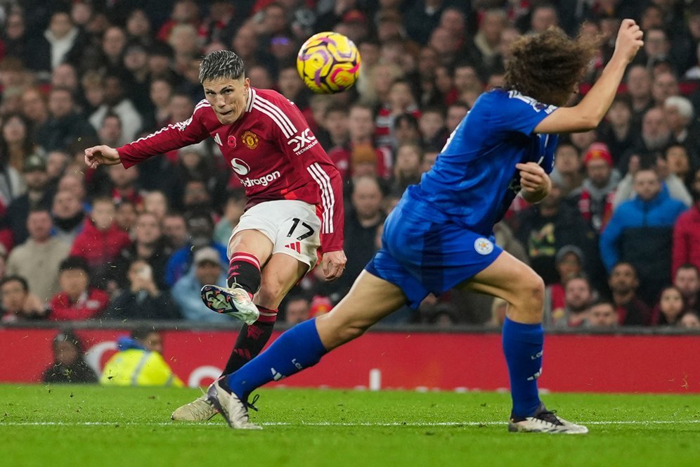 Roy Keane Tegur Garnacho: Jika Tidak Bisa Rayakan Gol, Cari Pekerjaan Lain!
