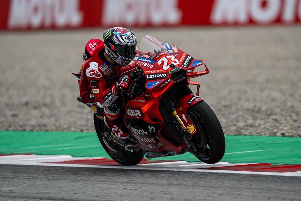 Enea Bastianini Jengkel Aleix Espargaro Bantu Jorge Martin Juarai MotoGP 2024: Mereka Bukan Rekan Setim!