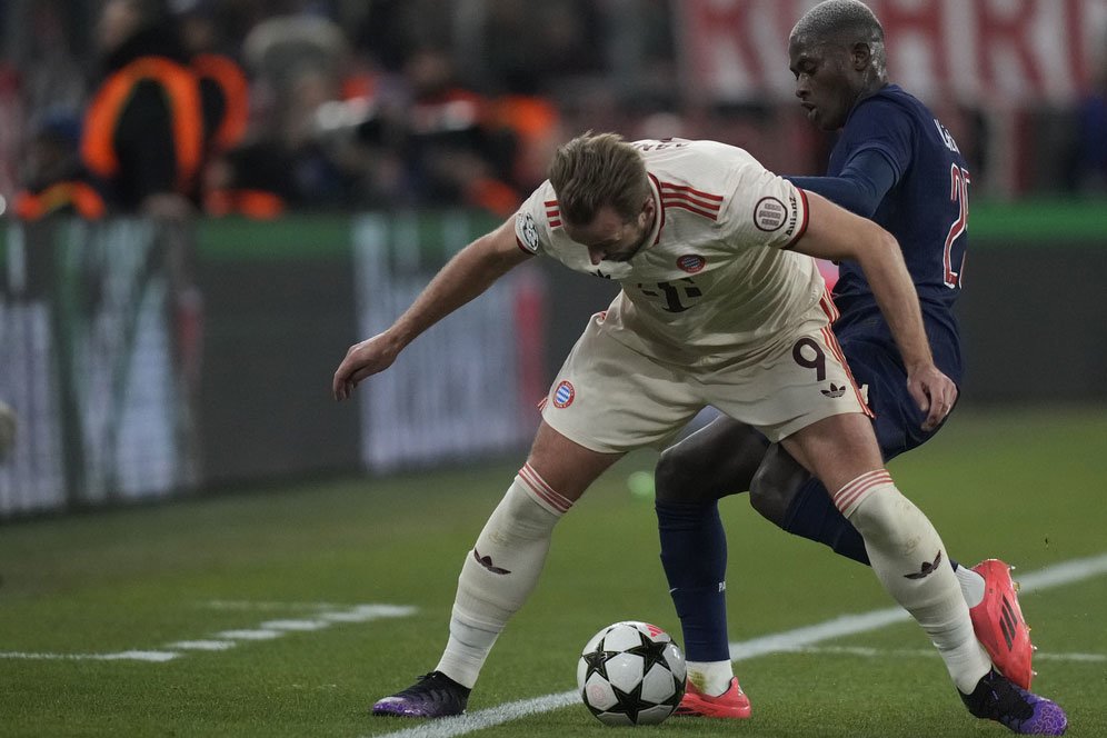 Soal Pengganti Luke Shaw, MU Impor Bek dari Prancis? Soal Pengganti Luke Shaw, MU Impor Bek dari Prancis?