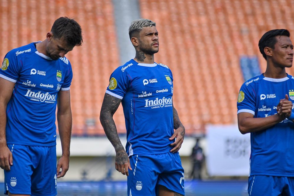 Gagal Menang, Persib Dianggap Remehkan Semen Padang yang Dibantai Dewa United 1-8 Gagal Menang, Persib Dianggap Remehkan Semen Padang yang Dibantai Dewa United 1-8