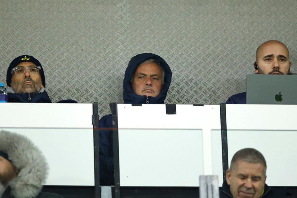 Hasil AZ Alkmaar vs Fenerbahce: Jose Mourinho Nonton di Tribune, Timnya Keok 1-3