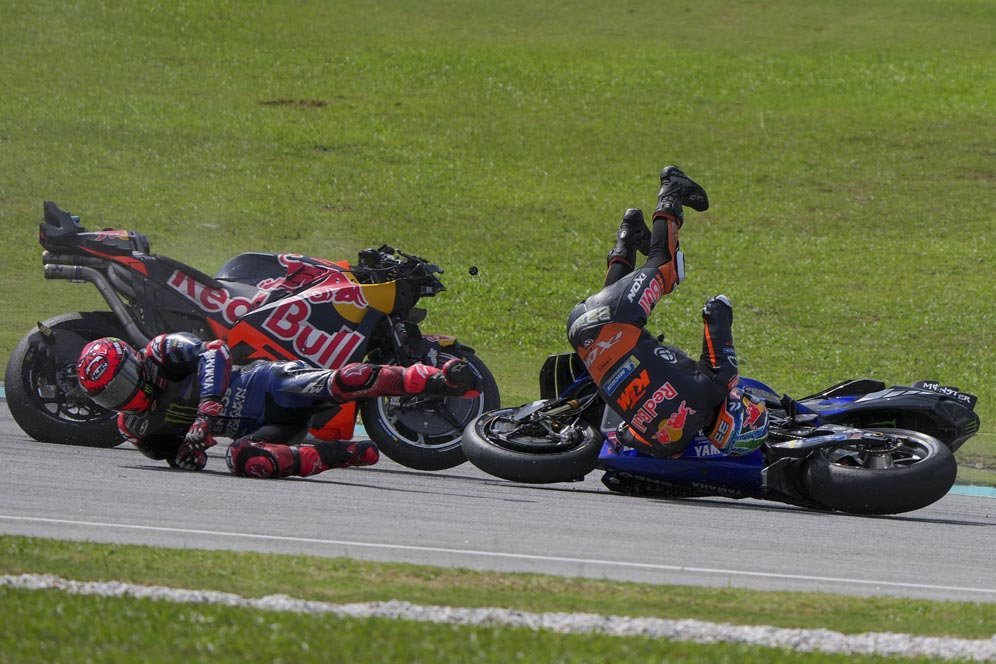 Kecelakaan Mengerikan Jack Miller di MotoGP Malaysia: Kepala Terbentur Ban Fabio Quartararo, Kaki Terlindas Motor Joan Mir Kecelakaan Mengerikan Jack Miller di MotoGP Malaysia: Kepala Terbentur Ban Fabio Quartararo, Kaki Terlindas Motor Joan Mir