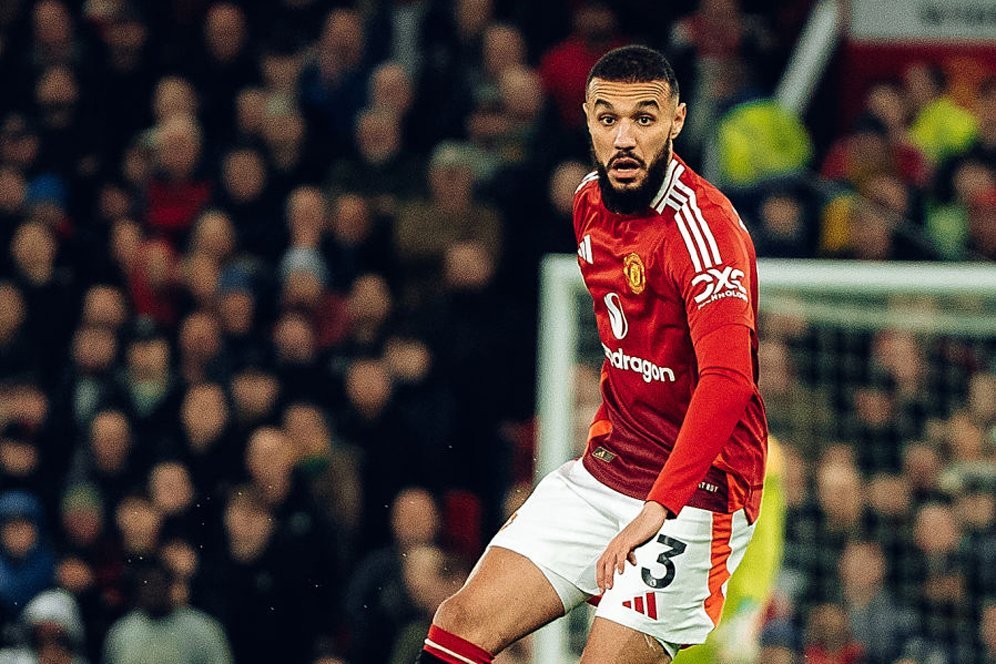 Mazraoui dan Lindelof Langsung Ngeloyor Pergi di Tengah Laga MU vs Lyon, Ada Masalah Apa?