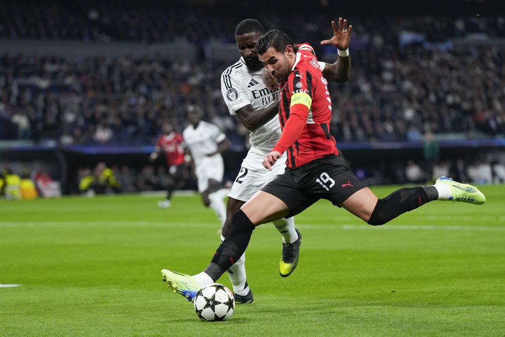 Minta Naik Gaji, Masa Depan Theo Hernandez di AC Milan Ngeblur Minta Naik Gaji, Masa Depan Theo Hernandez di AC Milan Ngeblur