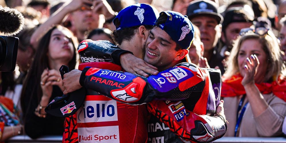 So Sweet! Momen Pecco Bagnaia Bertahan di Podium demi Tonton Selebrasi Jorge Martin, Ini Alasannya