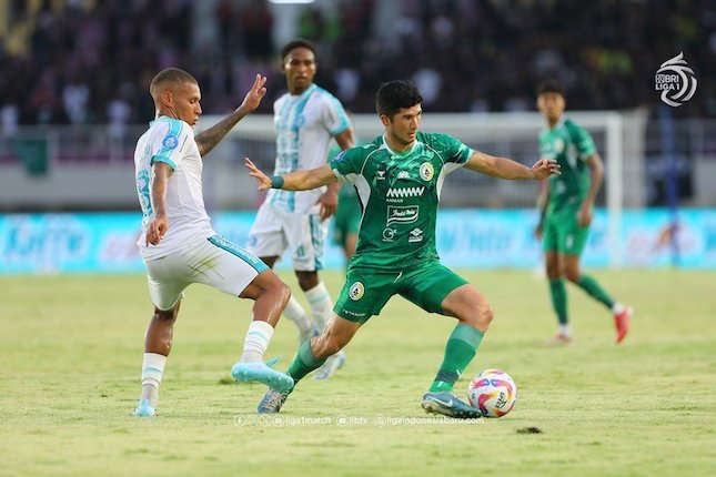 Prediksi Skor Aksi Kevin Gomez bersama PSS Sleman pada laga BRI Liga 1 2024/2025 (c) PT LIB