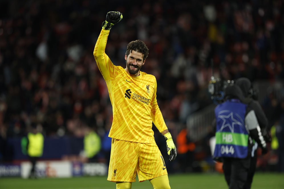 Alisson Becker Sebut Penampilan Melawan PSG Sebagai yang Terbaik dalam Kariernya