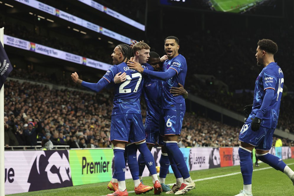 Kontradiksi di Stamford Bridge: Laga Penting Chelsea, Laga Formalitas Manchester United Kontradiksi di Stamford Bridge: Laga Penting Chelsea, Laga Formalitas Manchester United
