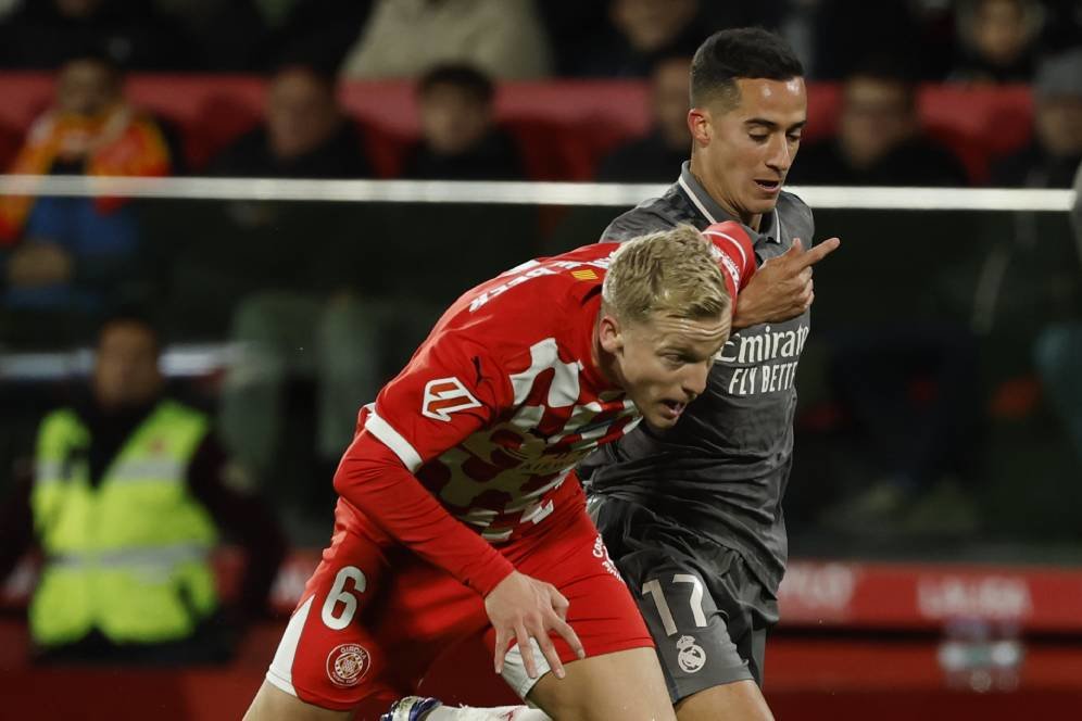 Donny van de Beek dan Karier yang Terus Meredup: Dari MU ke Girona, Kini Kembali Terhenti Cedera