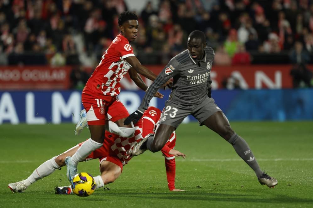 Meski Dijual, Bek Rentan Cedera Real Madrid Ini Tak Dilirik Siapa Pun Meski Dijual, Bek Rentan Cedera Real Madrid Ini Tak Dilirik Siapa Pun