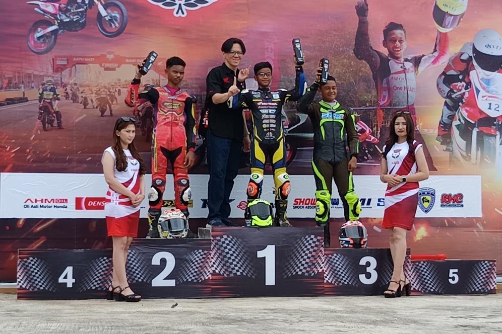 Trio Motor Ingin Bantu Pembalap Kalsel ke Turnamen Lebih Tinggi Lewat Honda Dream Cup 2024 Trio Motor Ingin Bantu Pembalap Kalsel ke Turnamen Lebih Tinggi Lewat Honda Dream Cup 2024