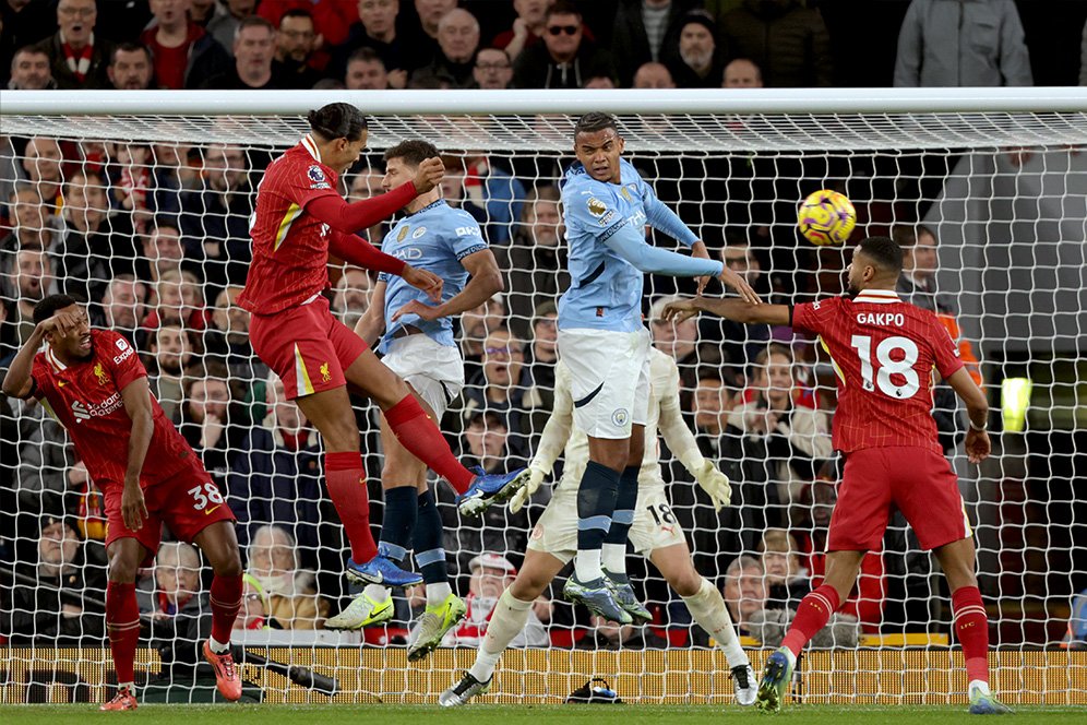 Liverpool dan Man City Bersaing Rebut Andrei Ratiu dari Rayo Vallecano