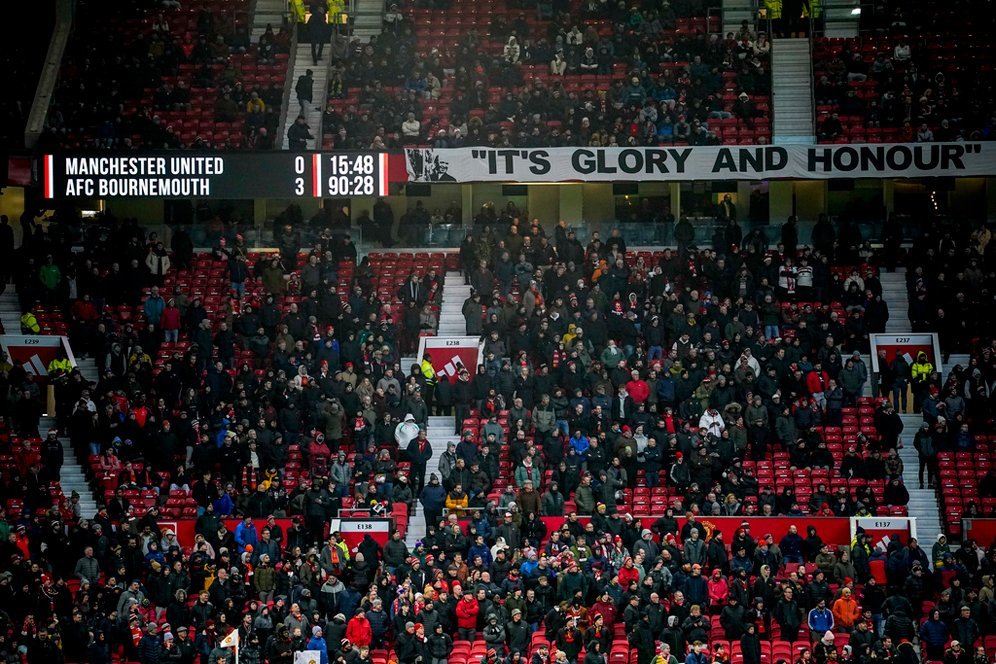 Benar-Benar Kacau! Selain Bocor, Old Trafford Juga Banyak Tikusnya