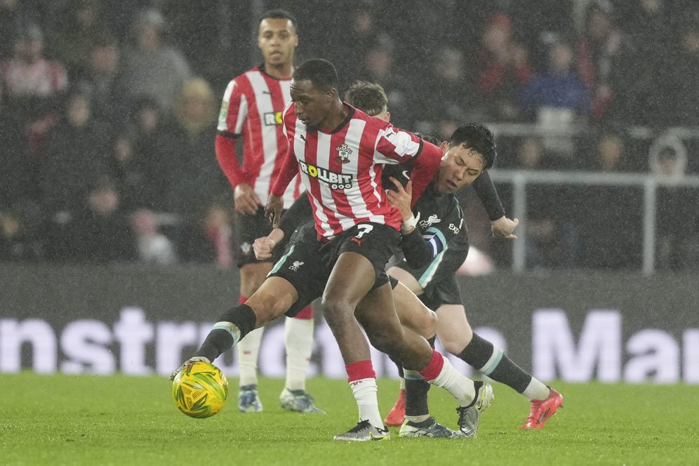 Nganggur di Liverpool, Wataru Endo Diincar Fulham Nganggur di Liverpool, Wataru Endo Diincar Fulham