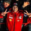 Dulu Dimusuhi, Kini Dipuja: Potret Kedatangan Marc Marquez ke Ducati Disambut Fans Italia Dulu Dimusuhi, Kini Dipuja: Potret Kedatangan Marc Marquez ke Ducati Disambut Fans Italia