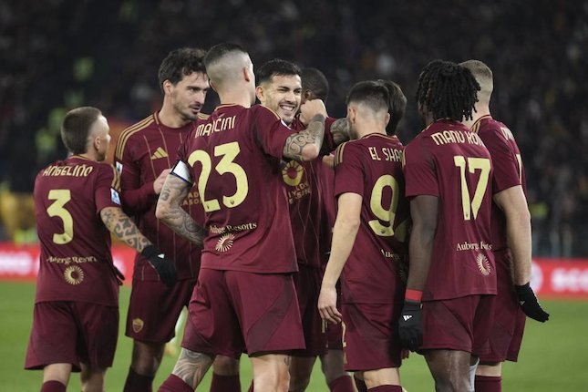 Pemain AS Roma merayakan gol ke gawang Genoa dalam lanjutan Serie A 2024/2025, Sabtu (18/1/2025) dini hari WIB. (c) AP Photo/Andrew Medichini