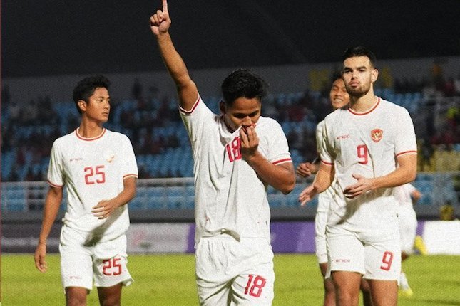Toni Firmansyah: Jantung Permainan di Lini Tengah