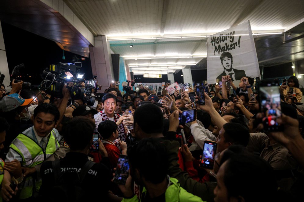 Shin Tae-yong Auto Terharu Kepulangannya ke Korea Selatan Diiringi Ratusan Fans Timnas Indonesia