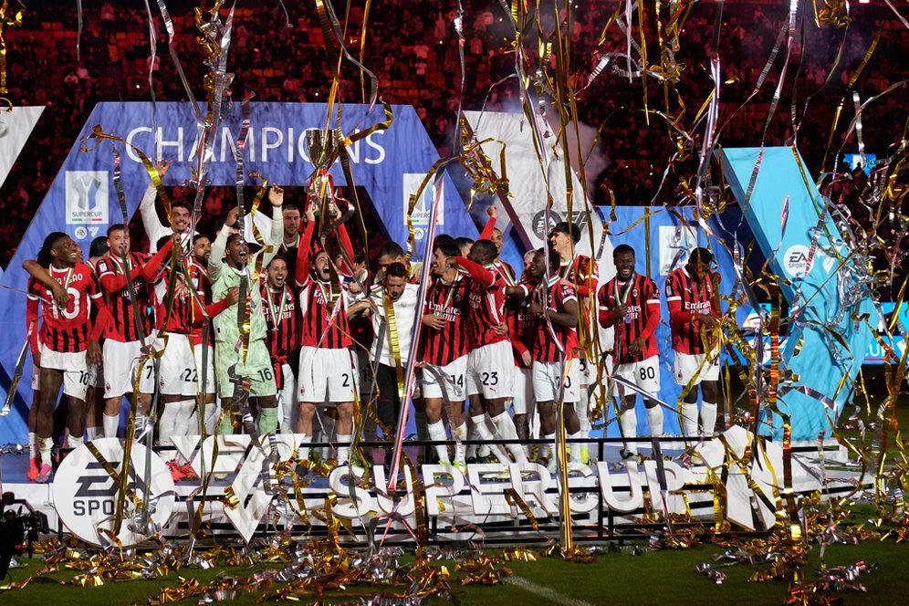 Sergio Conceicao dan Awal Sensasional di AC Milan: 2 Laga, 2 Comeback, 1 Trofi Juara Sergio Conceicao dan Awal Sensasional di AC Milan: 2 Laga, 2 Comeback, 1 Trofi Juara