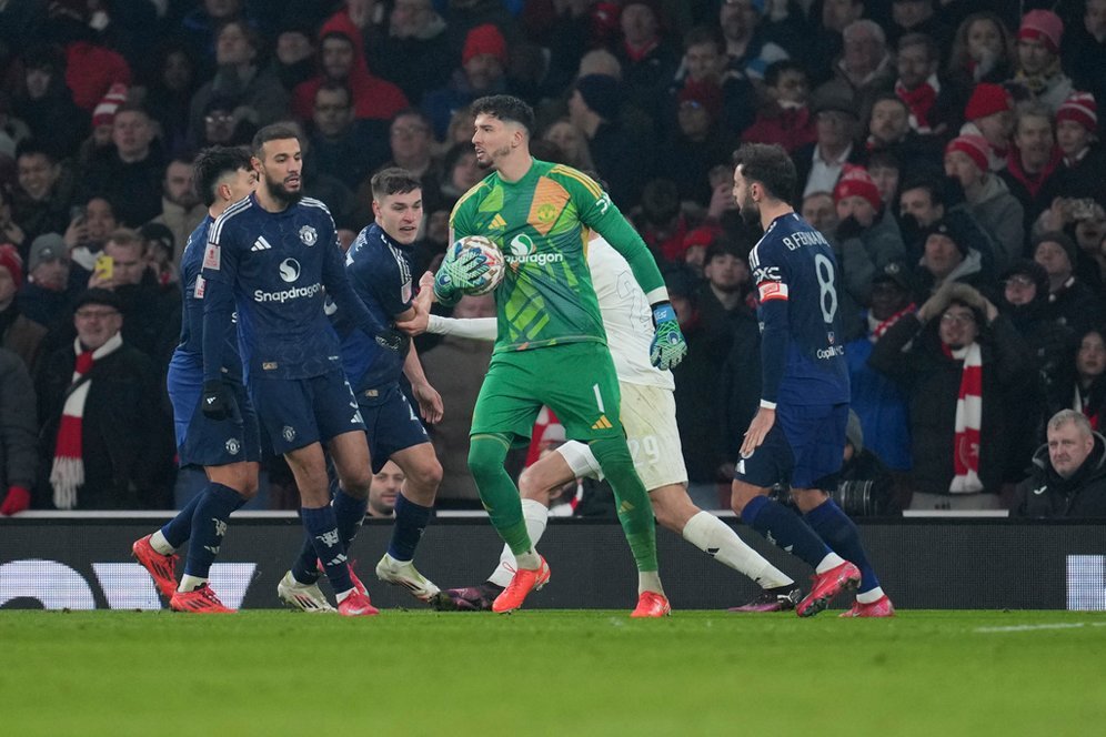 Rapor Pemain MU Saat Permalukan Arsenal via Adu Penalti: Altay Bayindir Gokil!