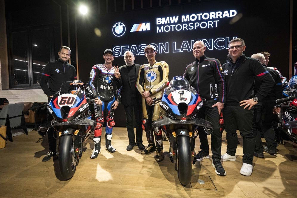 Foto: ROKiT BMW Motorrad Luncurkan Tim WorldSBK 2025, Siap Juara Lagi Bareng Toprak Razgatlioglu! Foto: ROKiT BMW Motorrad Luncurkan Tim WorldSBK 2025, Siap Juara Lagi Bareng Toprak Razgatlioglu!