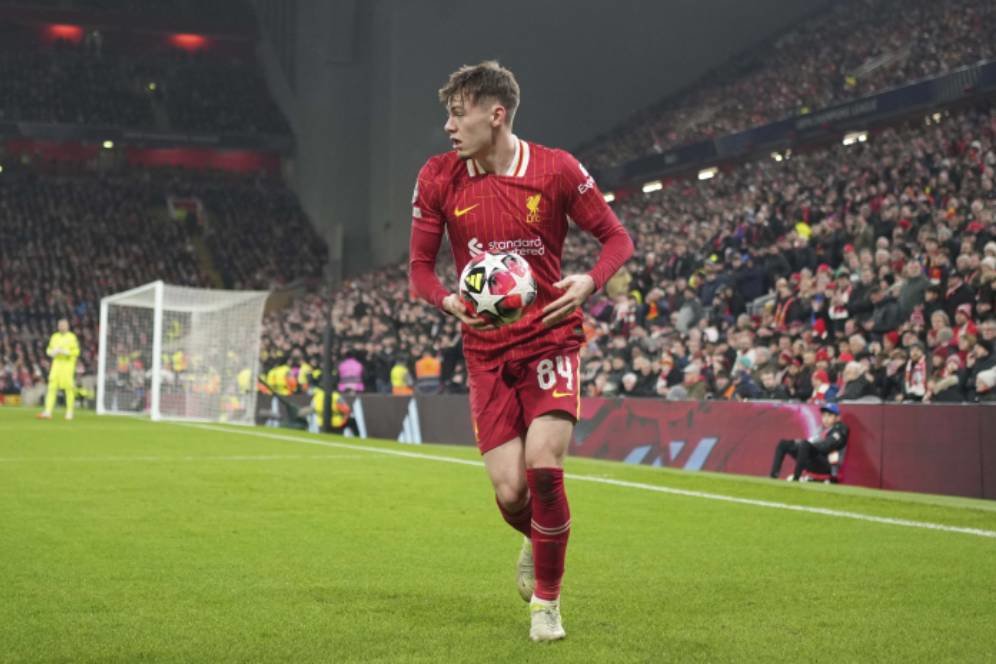 Conor Bradley Berkualitas, Tapi Perkembangannya Terhalang oleh Trent Alexander-Arnold Conor Bradley Berkualitas, Tapi Perkembangannya Terhalang oleh Trent Alexander-Arnold