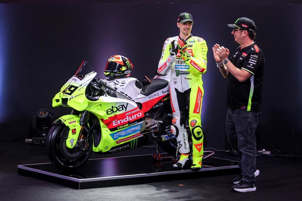 Pertamina Enduro VR46 Launching Tim di Indonesia, Fabio di Giannantonio: Kami Kayak Rockstar di Sini Pertamina Enduro VR46 Launching Tim di Indonesia, Fabio di Giannantonio: Kami Kayak Rockstar di Sini