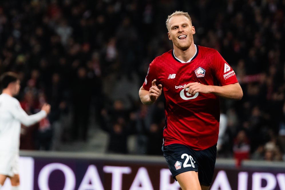 Mengenal Mitchel Bakker, Bek Kiri Juara Liga Europa yang Disebut Punya Darah Indonesia Mengenal Mitchel Bakker, Bek Kiri Juara Liga Europa yang Disebut Punya Darah Indonesia