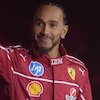 Lewis Hamilton Tak Sabar Balapan Bareng Ferrari Usai Pamer Mobil Baru di F1 75 LIVE