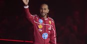 Lewis Hamilton Tak Sabar Balapan Bareng Ferrari Usai Pamer Mobil Baru di F1 75 LIVE