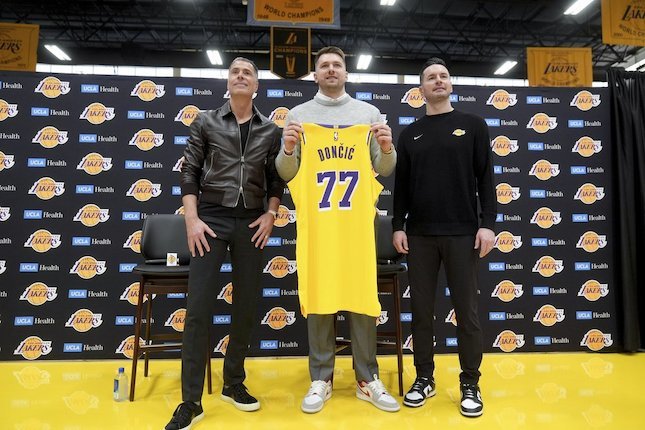 Dari Mavericks ke Lakers: Sebuah Kejutan Besar