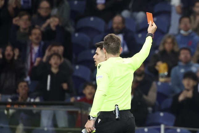 Kritikan Terhadap Wasit