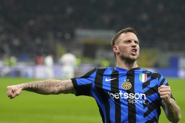 Arnautovic dan Correa dalam Daftar Jual