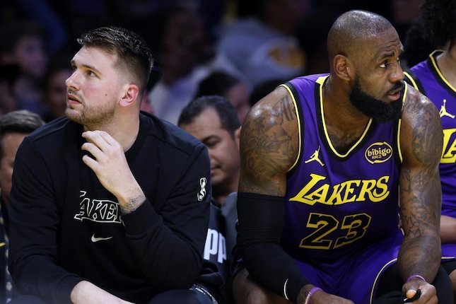 Momen LeBron James Sadari Trade Doncic-David Nyata
