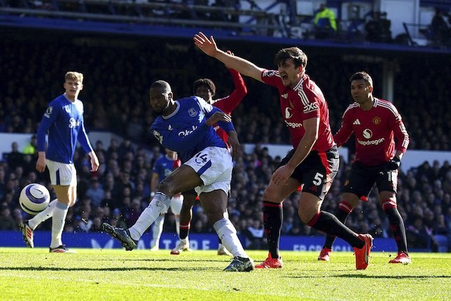Drama dan Ketegangan di Goodison Park Drama dan Ketegangan di Goodison Park
