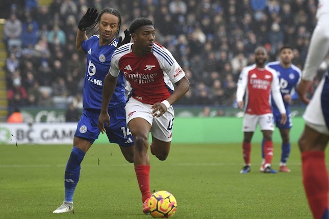 Perbandingan dengan Ashley Cole