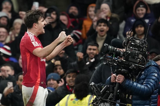 Selebrasi Harry Maguire usai mencetak gol kemenangan Manchester United atas Leicester City, Sabtu (8/2/2025) (c) AP Photo/Dave Thompson