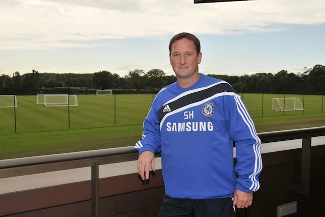 Profil Mentereng Steve Holland