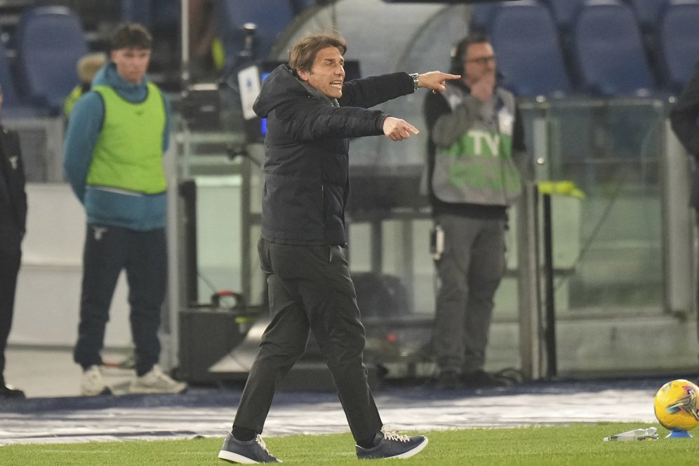 Conte Kritik Mentalitas Napoli Usai Takluk dari Como Conte Kritik Mentalitas Napoli Usai Takluk dari Como