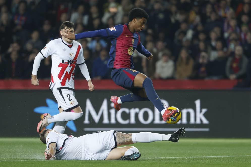 Barcelona Tolak Tawaran 50 Juta Euro dari Manchester United untuk Alejandro Balde Barcelona Tolak Tawaran 50 Juta Euro dari Manchester United untuk Alejandro Balde