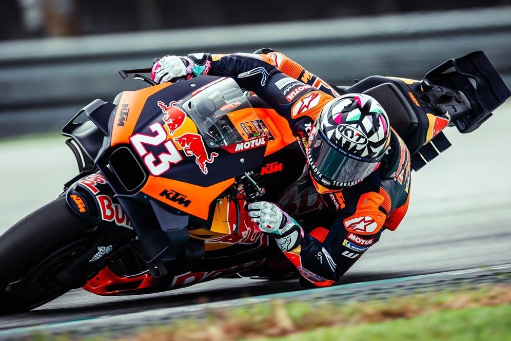 Masih Terbiasa Ducati, Enea Bastianini Kaget Soal Rem KTM yang Lebih Kuat: Rasanya Aneh Masih Terbiasa Ducati, Enea Bastianini Kaget Soal Rem KTM yang Lebih Kuat: Rasanya Aneh