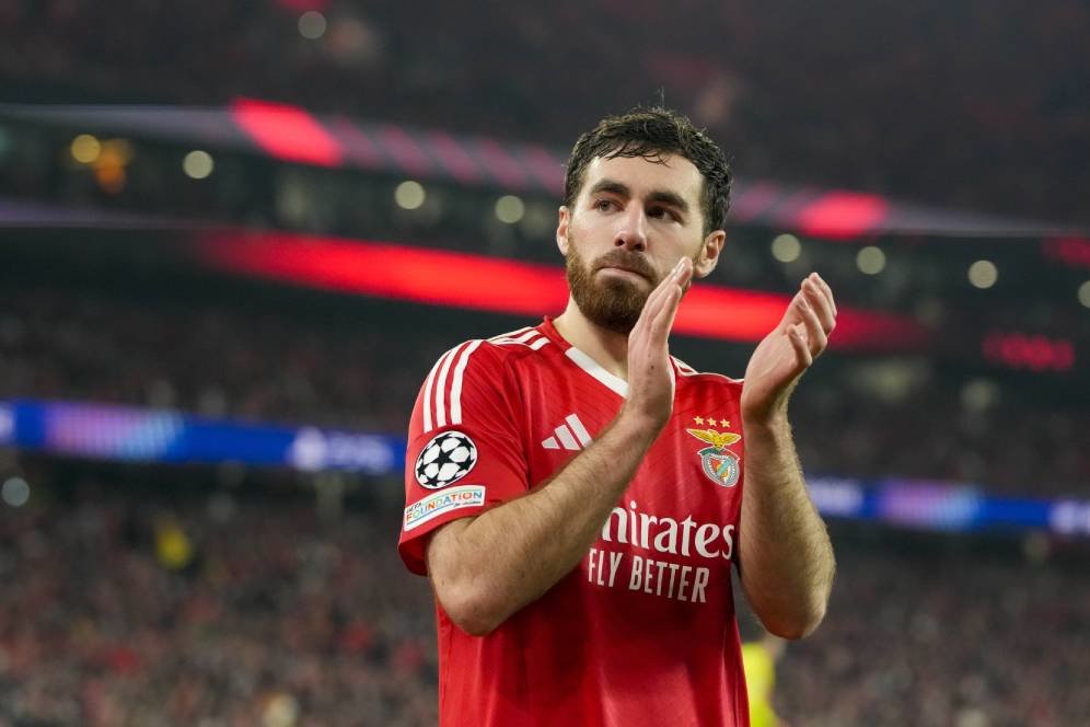 Calhanoglu Cabut, Kompatriotnya Masuk?