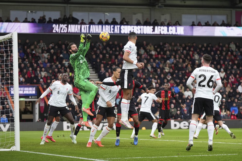 Alisson Becker, Tembok Kokoh di Balik Kemenangan Liverpool atas Bournemouth