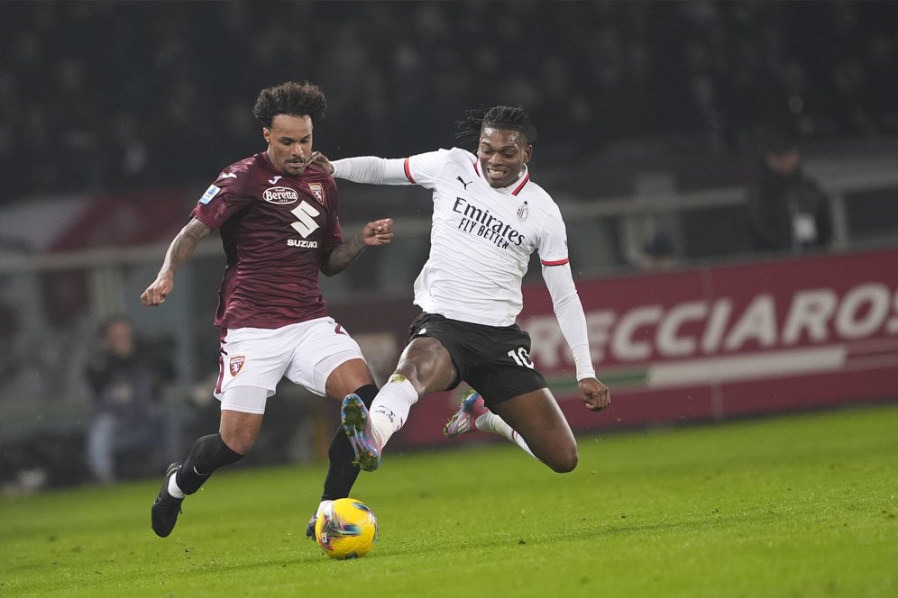 AC Milan Tersandung di Turin: Gol Bunuh Diri dan Penalti Gagal Jadi Biang Keladi Kekalahan AC Milan Tersandung di Turin: Gol Bunuh Diri dan Penalti Gagal Jadi Biang Keladi Kekalahan