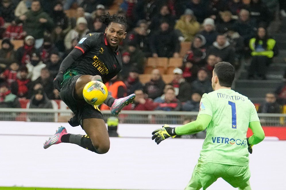 Mengapa Sergio Conceicao Sering Menyimpan Rafael Leao di Bangku Cadangan? Mengapa Sergio Conceicao Sering Menyimpan Rafael Leao di Bangku Cadangan?