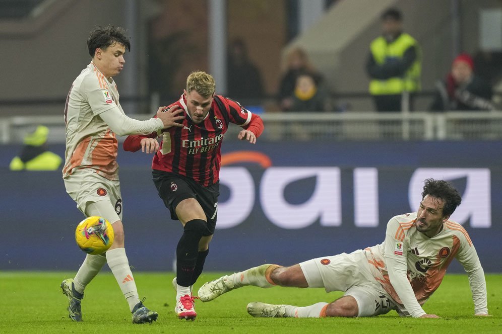 Santiago Gimenez: Dari Buenos Aires hingga AC Milan, Sebuah Perjalanan Karier! Santiago Gimenez: Dari Buenos Aires hingga AC Milan, Sebuah Perjalanan Karier!