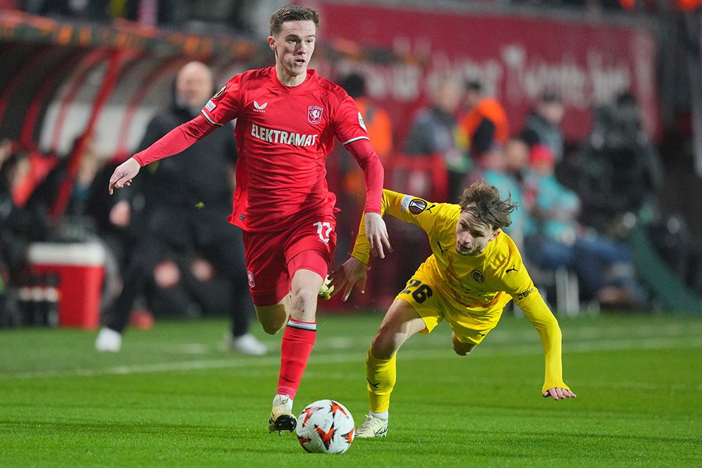 Gol Penalti Dramatis di Menit Akhir, Twente Kalahkan Bodo/Glimt 2-1 Gol Penalti Dramatis di Menit Akhir, Twente Kalahkan Bodo/Glimt 2-1